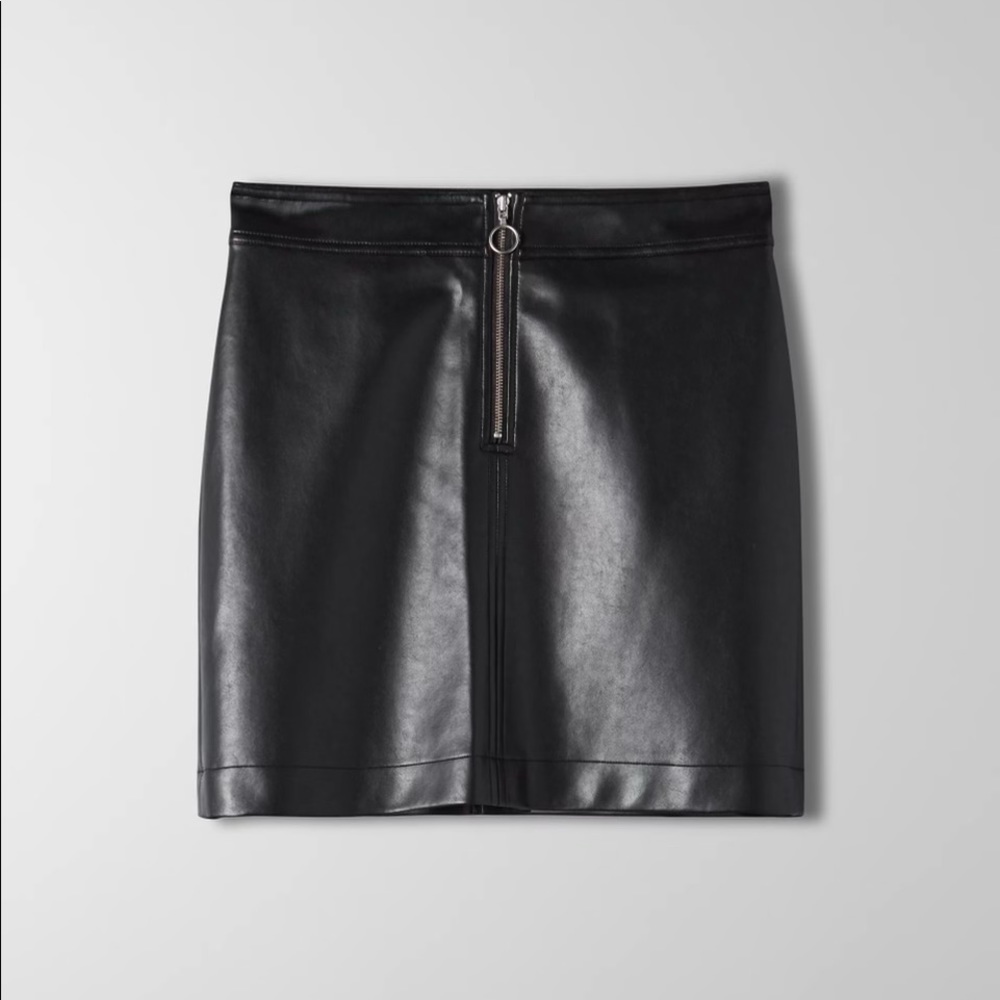 Aritzia Wilfred Free Roxanne Skirt (Vegan Leather)